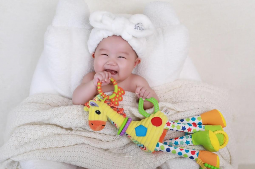 甘孜1岁宝宝流鼻涕打喷嚏